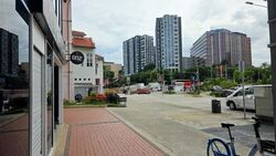 Guillemard Road (D14), Retail #611010441